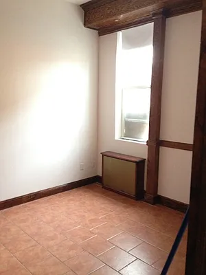 Rented by Bedford Realty USA Corp | media 4