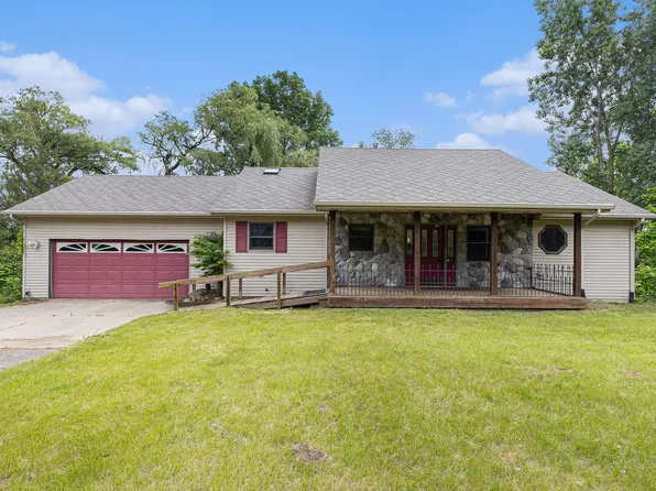 8445 N Meridian Rd, Pleasant Lake, MI 49272