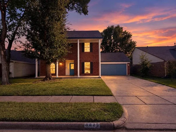 3825 Redbud Dr, La Porte, TX 77571