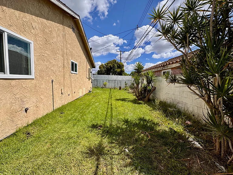 8434 Donovan St — Photo 21