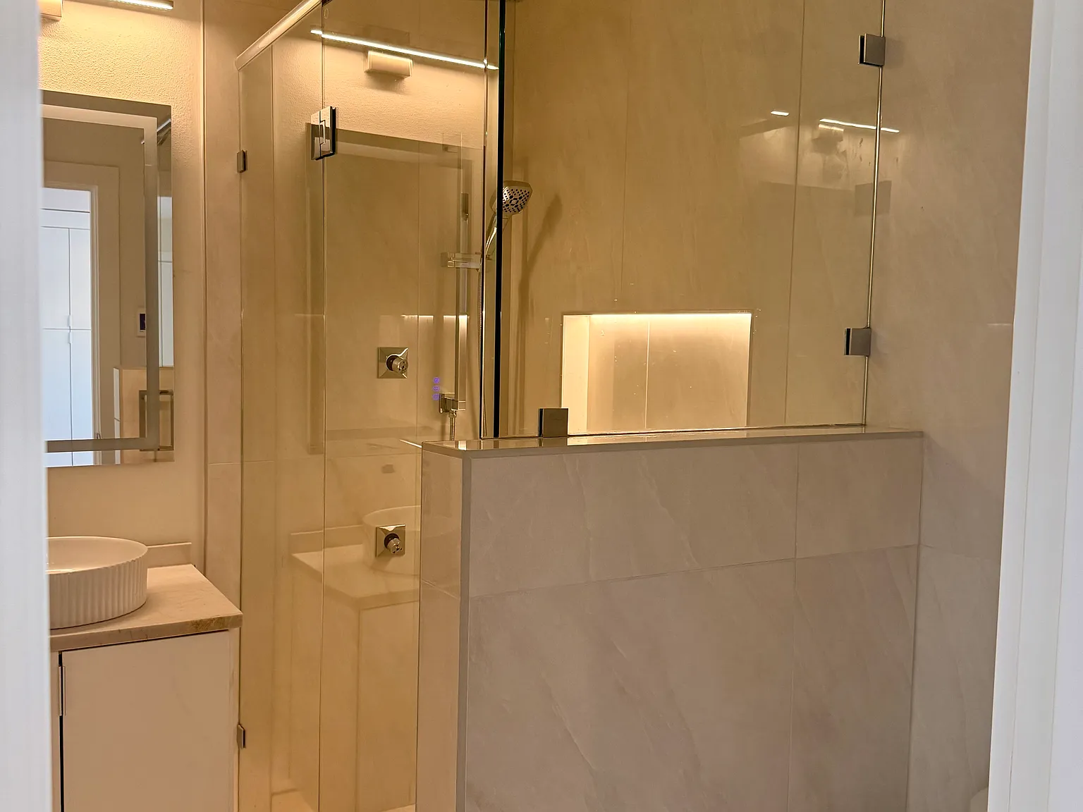2 bed, 1600 sqft, $4,250 — Photo 2