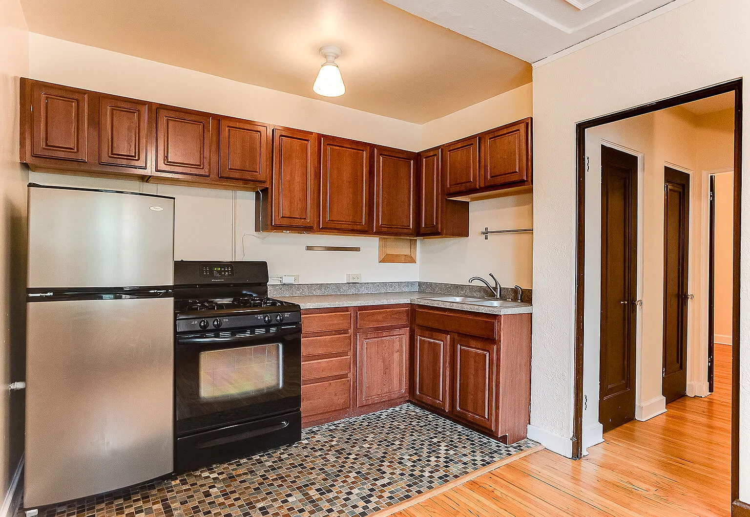 2880 Irving Ave. S. — Photo 1