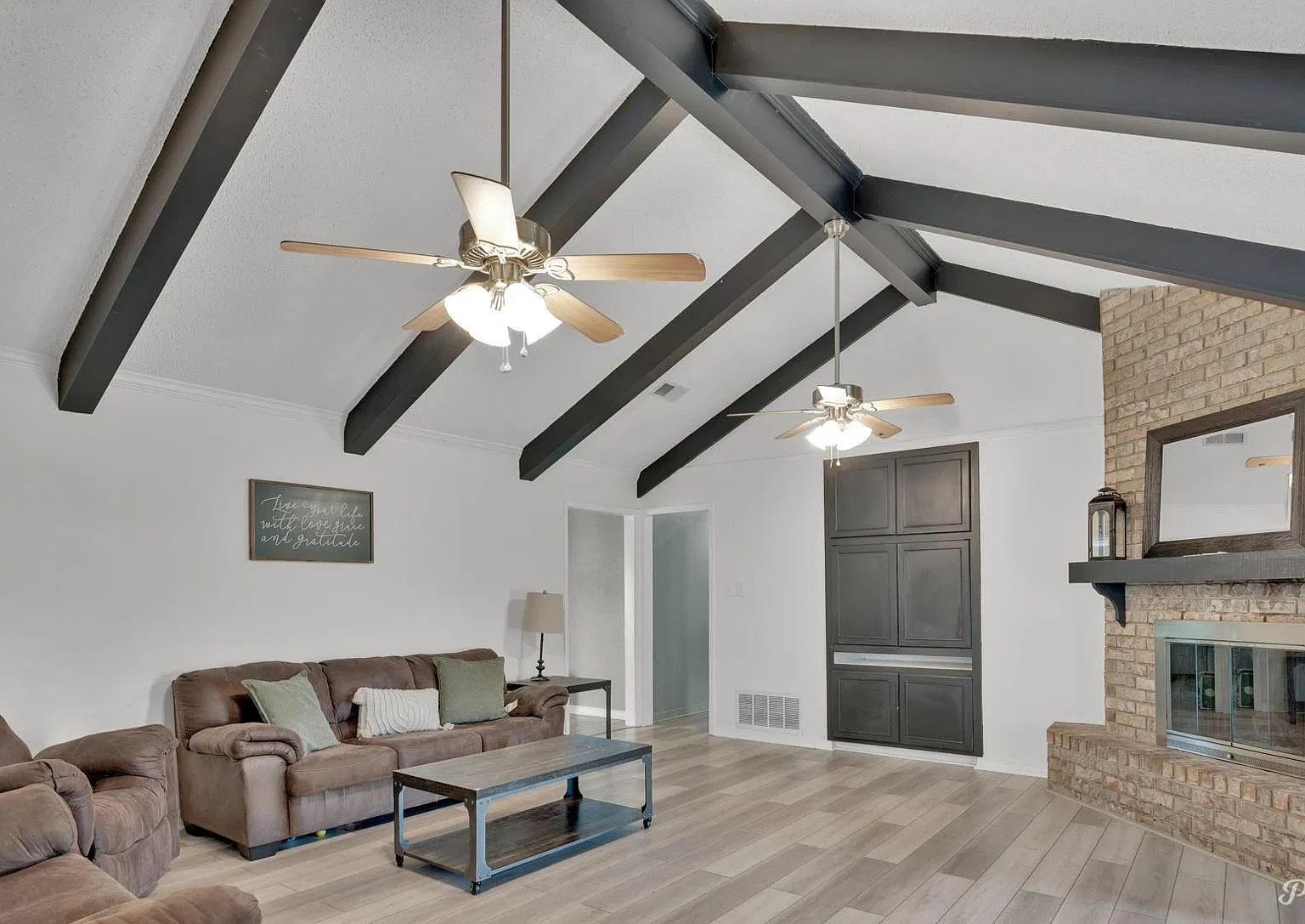 3 bed, 2195 sqft, $2,300 — Photo 3