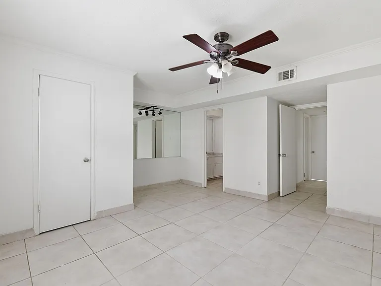 7900 Westheimer Rd #147 — Photo 21