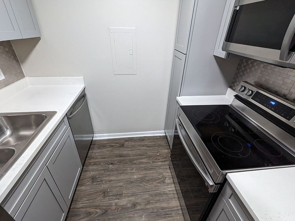 Condos at the Villager Apartments 2850 Middle Tennessee Blvd