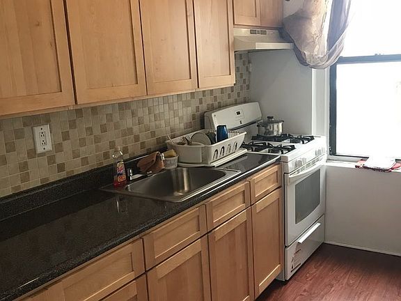 3rd image of 2436 43rd St APT 4E