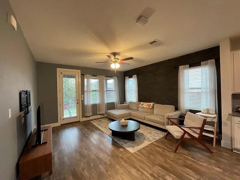 624 Golden Glory Rd — Photo 13