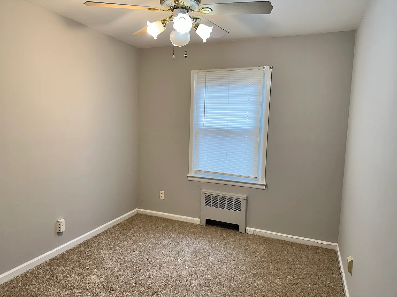 3 bed, 1820 sqft, $3,300 — Photo 2