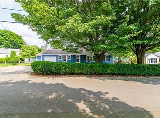 12 Ironwood Ct, Warwick, RI 02886