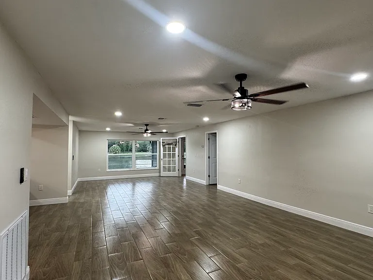 7409 Lake Forest Cir — Photo 17