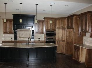11541 N Tracy Ave, Kansas City, MO 64155