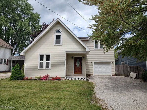 262 High St, Conneaut, OH 44030