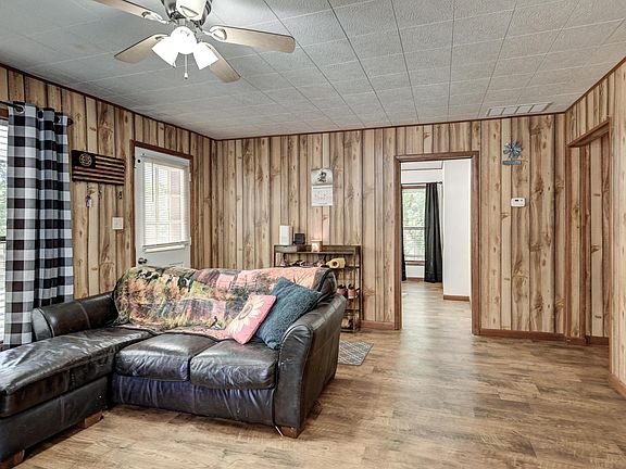 5th image of 19211 Farm Road 1025