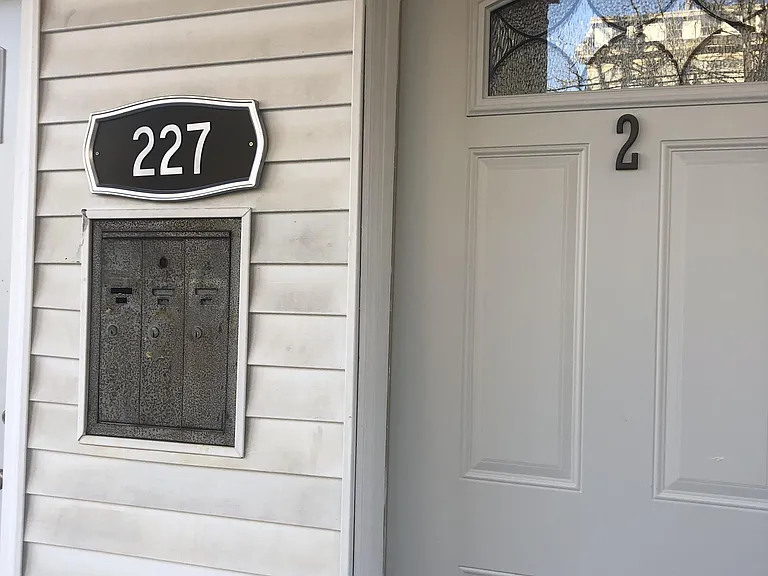 225-227 Gilman Ave — Photo 38