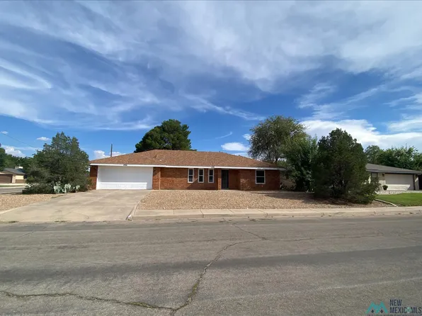 406 Mission Arch Dr, Roswell, NM 88201