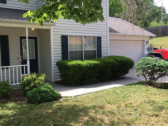 2nd image of 1801 Chanute Ln