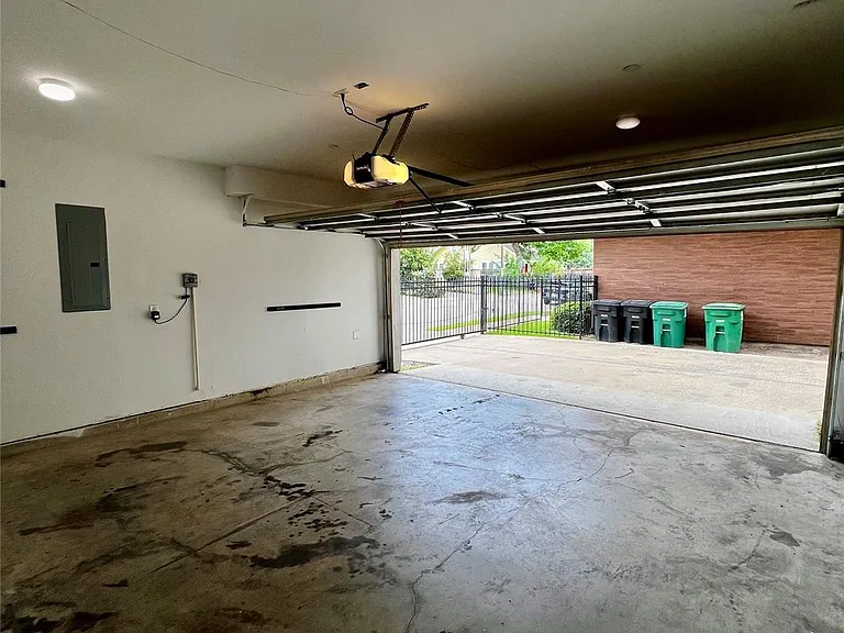 3218 N Crawford St — Photo 21