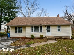 5415 Parker Rd, Florissant, MO 63033