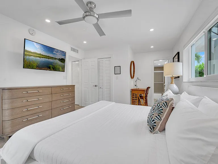 S Ocean Dr — Photo 13