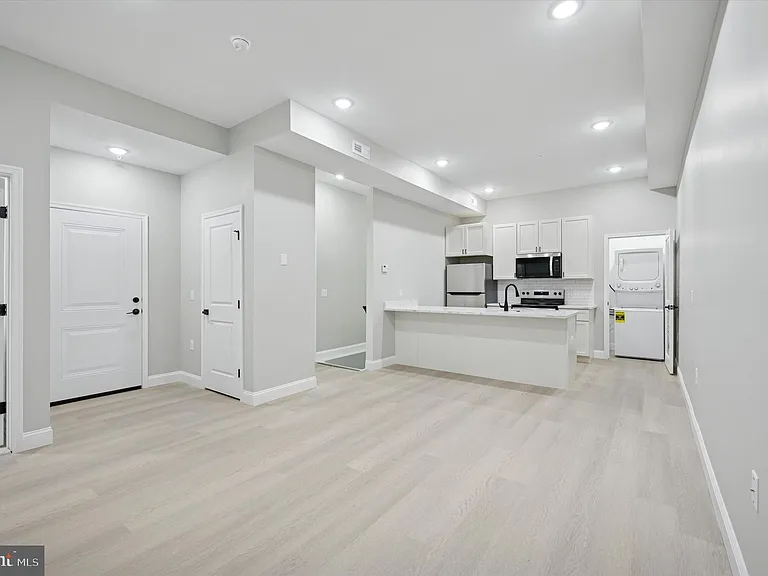 103 N 63rd St #2 — Photo 3