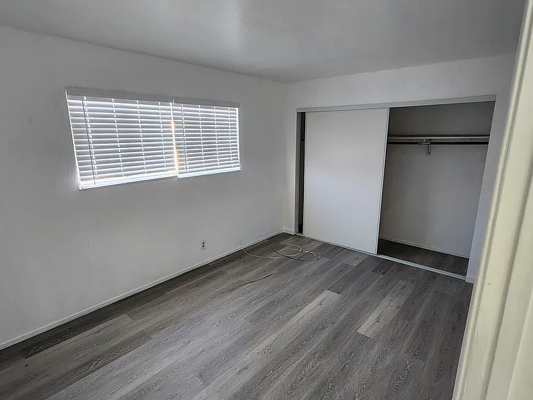 9220 Bancroft Ave #B — Photo 7