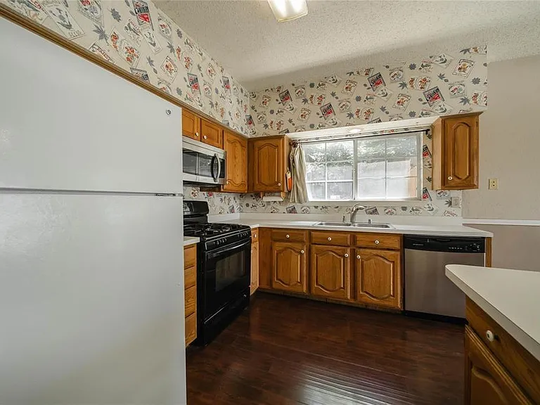 1804 Chattham Ct — Photo 29