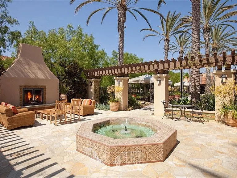 Community outdoor recreational areas