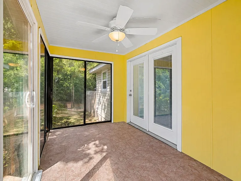 682 E Ocean Rd — Photo 18
