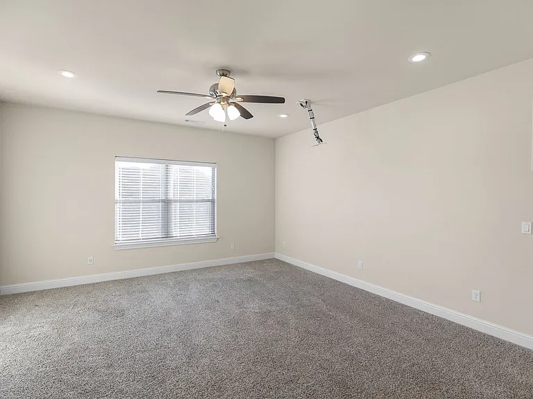 2304 SW Chaddington Rd — Photo 16