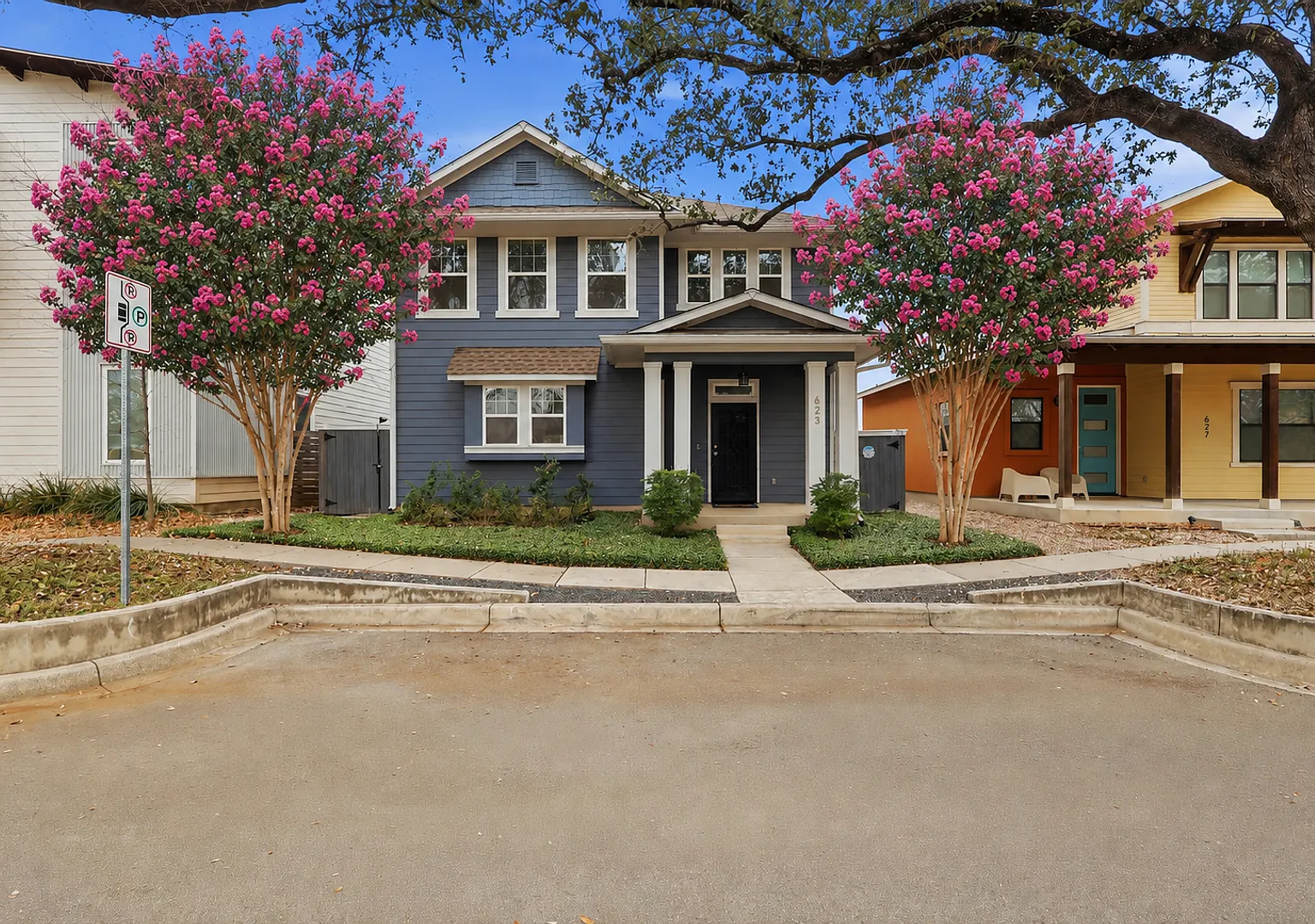 Urban Living in Lavaca Steps to Downtown & Southtown Dining — Photo 1