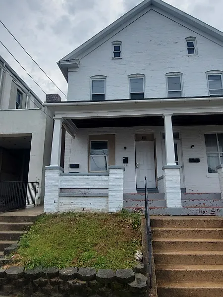 3 bed, 1.5 bath, $1,375 — Photo 1