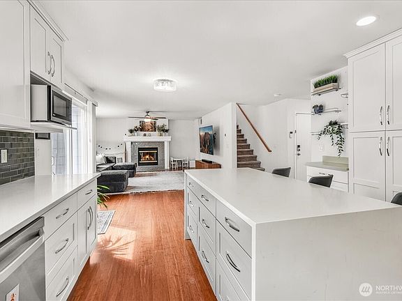 5th image of 266 Camas Avenue SE