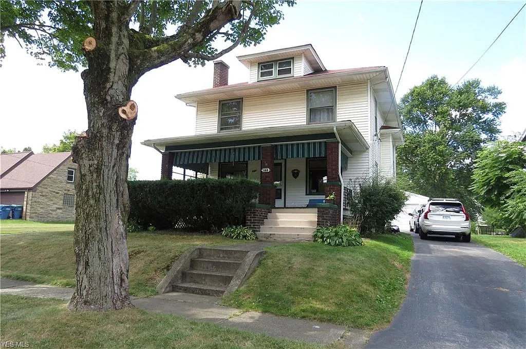 142 Bentley St photo 1