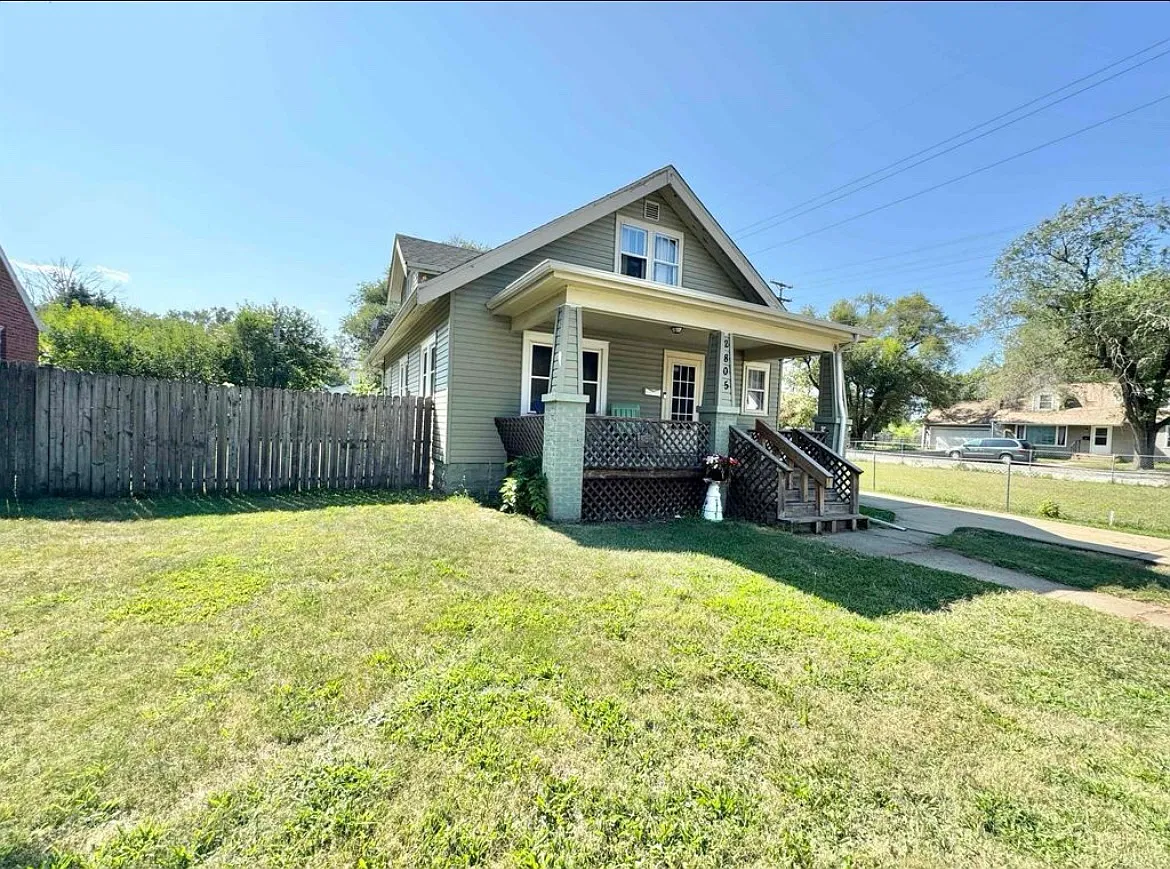 2805 Bildahl St — Photo 2