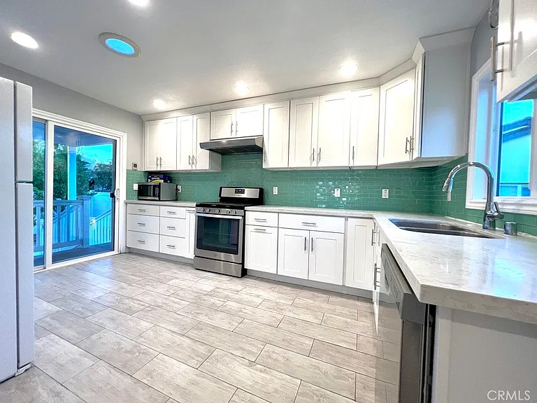 6628 N Golden West Ave — Photo 6