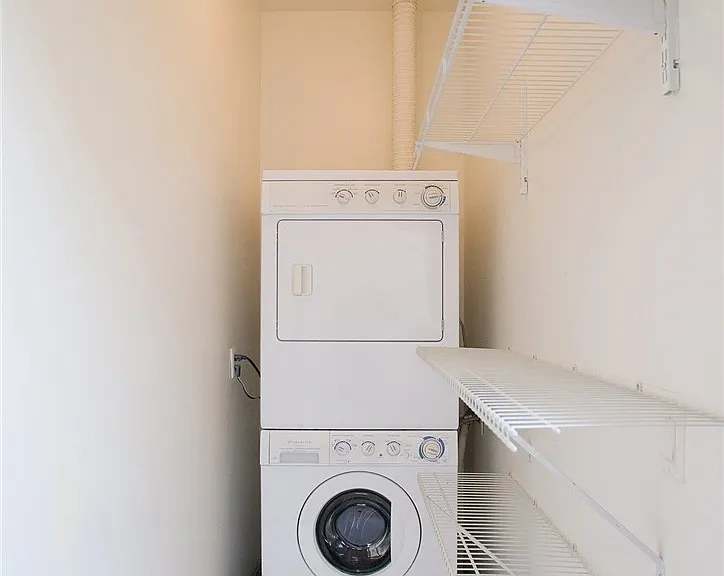 2345 Montrose Ave #5 — Photo 31
