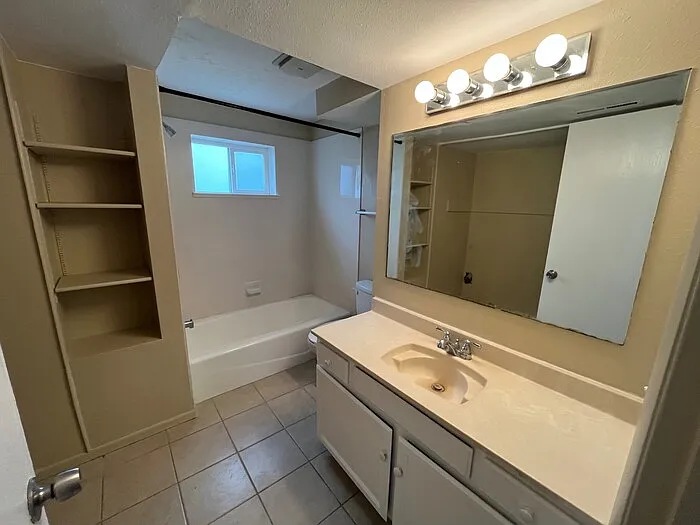 3700 S Jefferson Cir #B — Photo 8