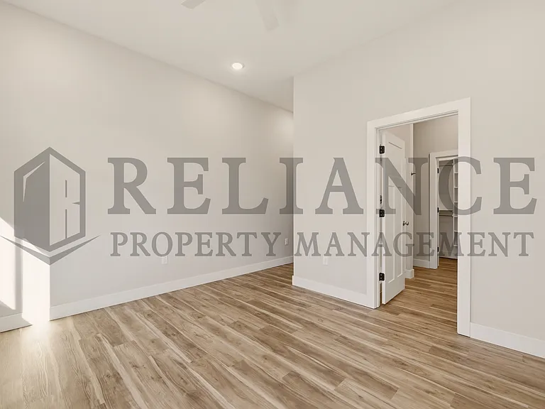 525 E Elmwood St — Photo 31