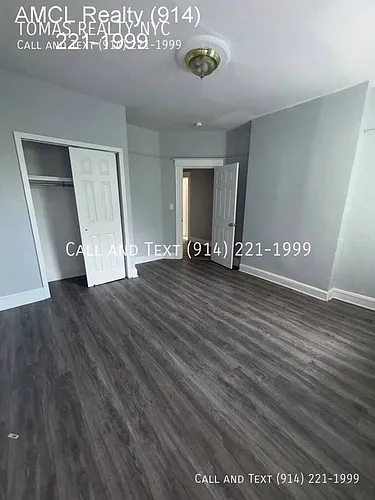127 Stanley Ave Photo 1