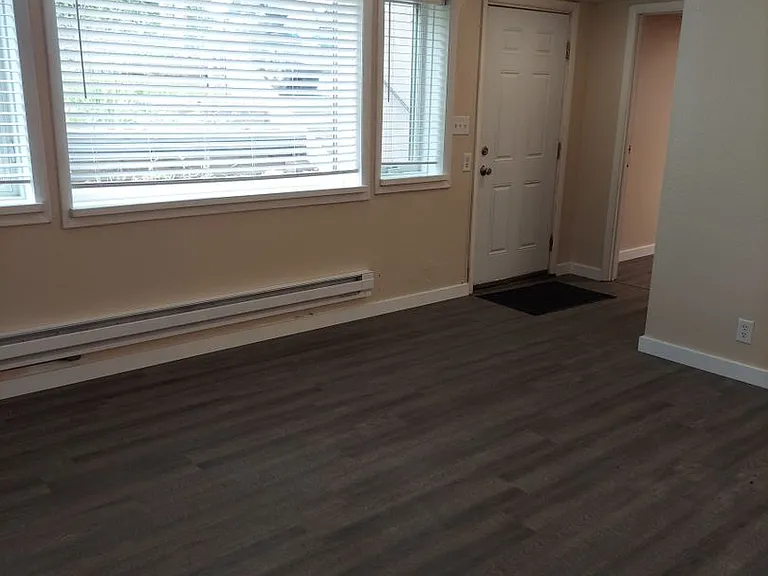 815 Avenue C — Photo 7