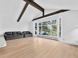 4976 Bond St, Burnaby, BC V5H3Y4