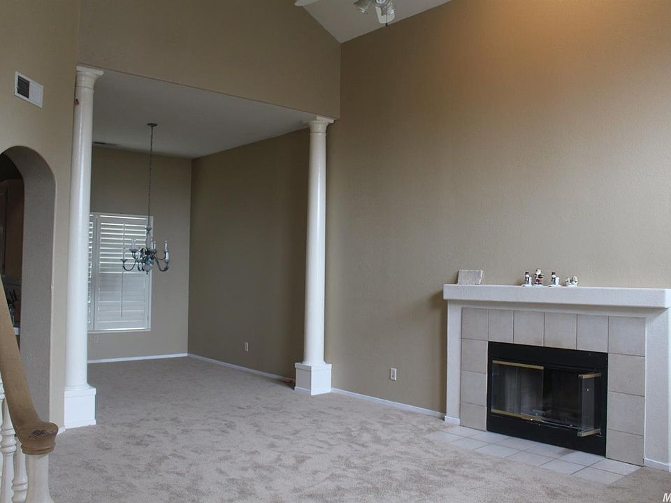 2nd image of 3846 Monteview Dr