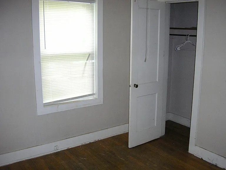1631 Sharon Dr — Photo 7