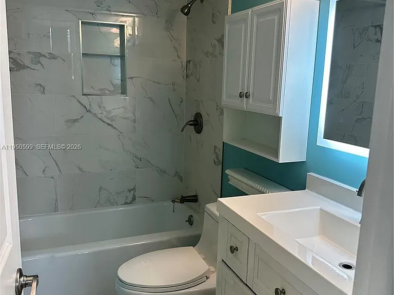 2731 NE 14th Street Cswy #205 — Photo 4