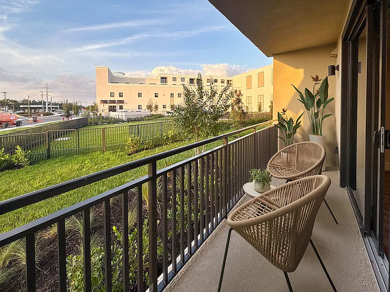 Bimini Square Apartments — Photo 29