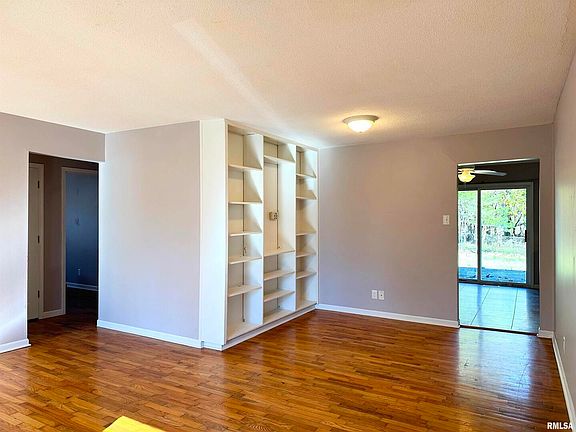 4th image of 604 W Owens St