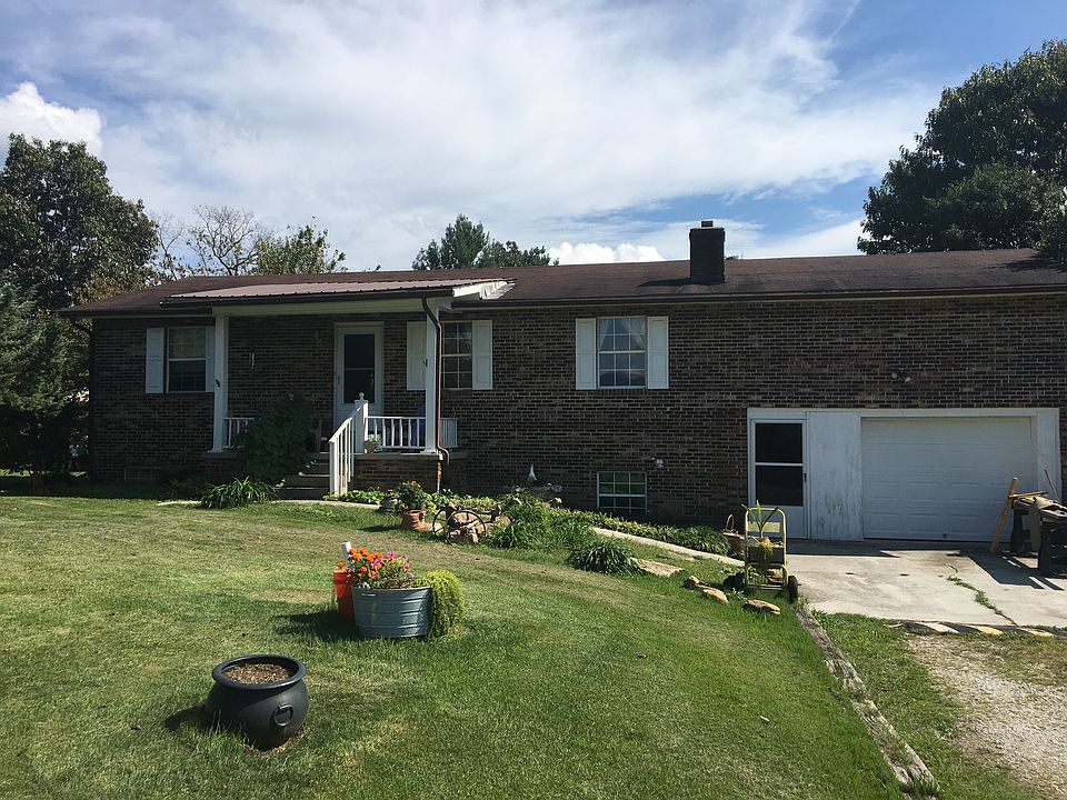 2nd image of 163 Laurel Rd