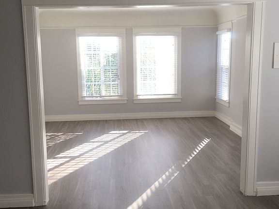 5th image of 131 N New Hampshire Ave #First