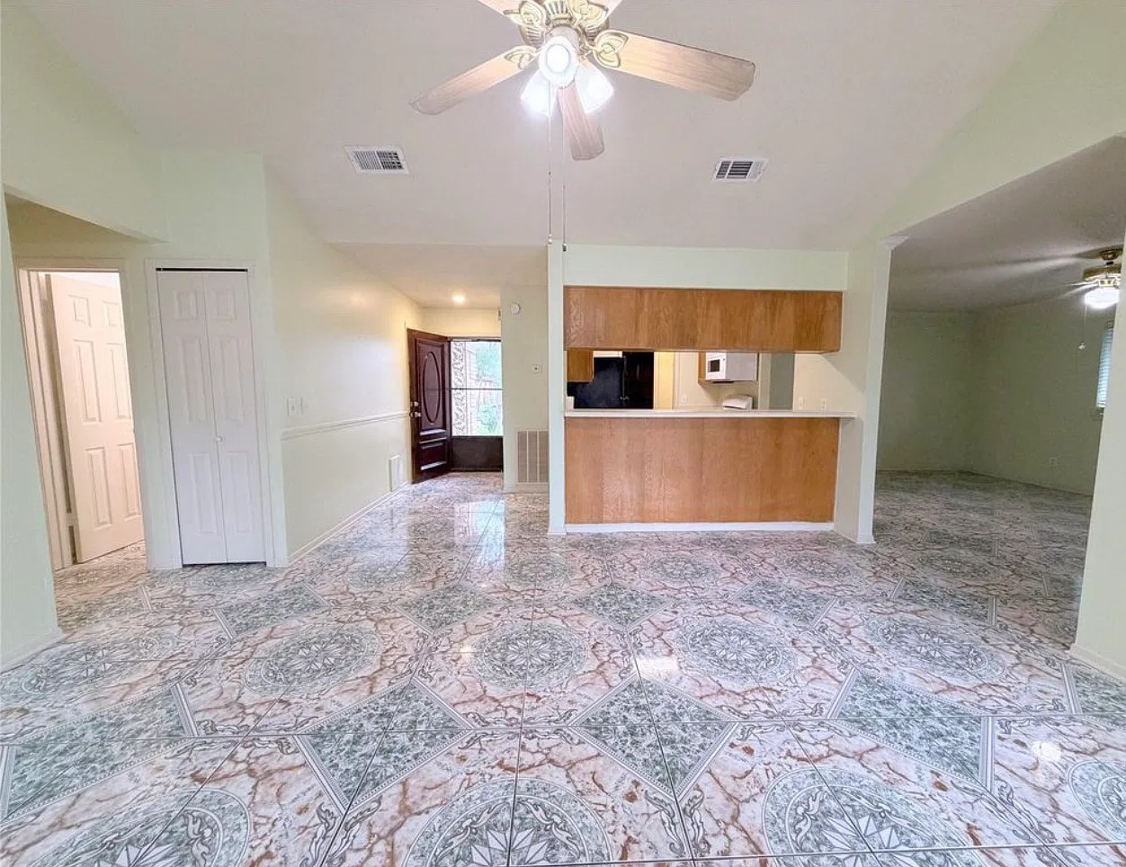 4 bed, 1506 sqft, $1,850 — Photo 4