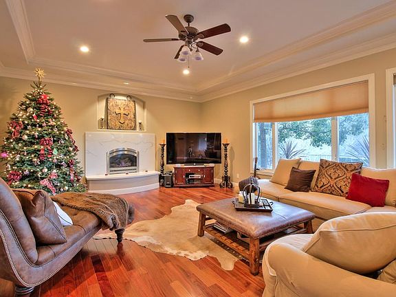 3rd image of 7203 Glenview Dr